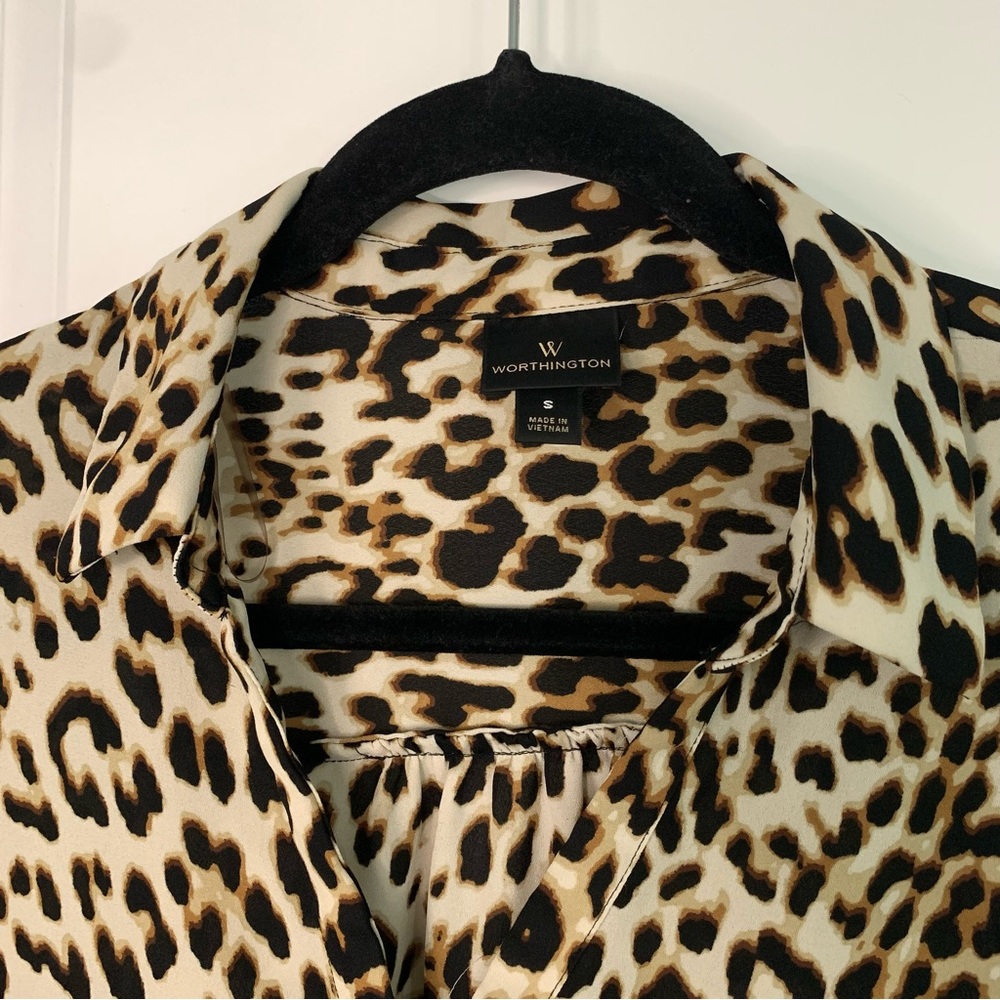 Worthington button blouse